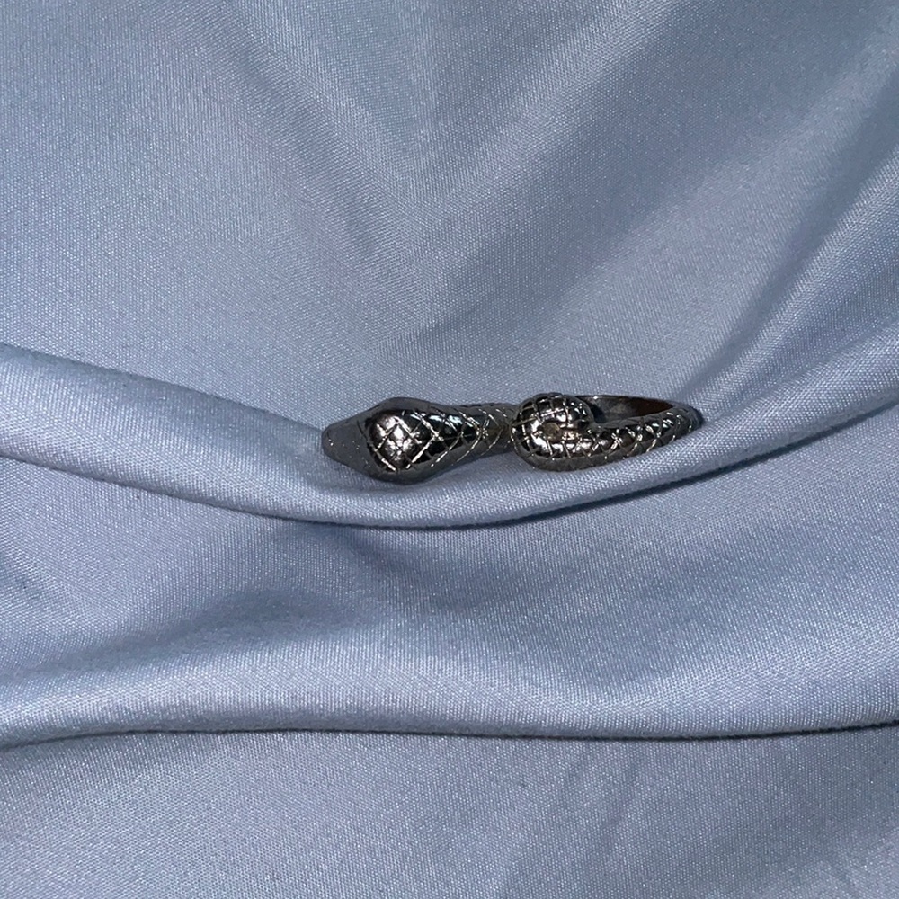 Two finger snake adjustable silver ring - Picture 2 of 3